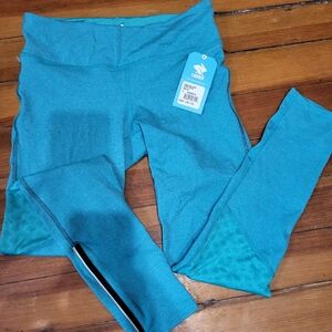 Vibrant Blue Athletic Leggings with Stretchy Fabric